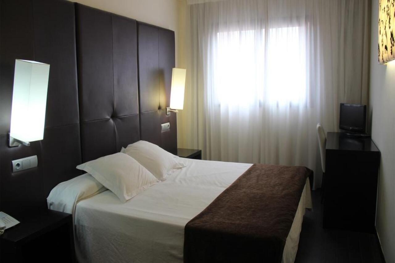 Hotel Diego'S كامبريلس المظهر الخارجي الصورة
